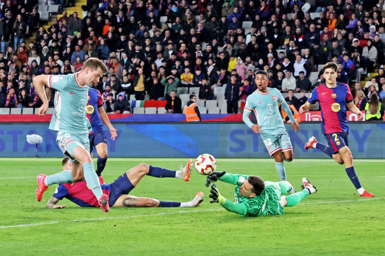 Barcelona and Atletico draw 4-4 in Copa del Rey first semi-final