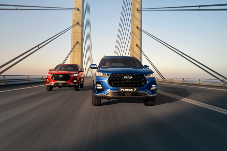 Minus 300 thousand rubles. Xcite began selling its crossovers