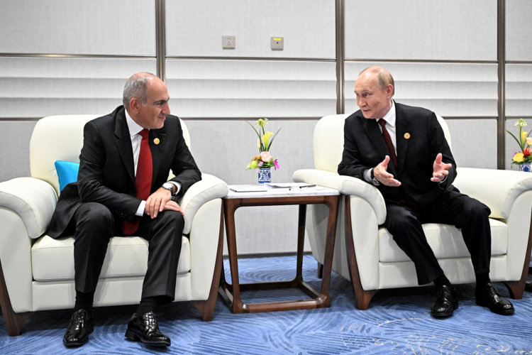 Putin Meets Pashinyan at SCO Summit in China