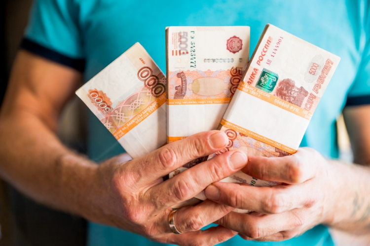 Expert Mishukov told how you can make money during the Central Bank rate cut
