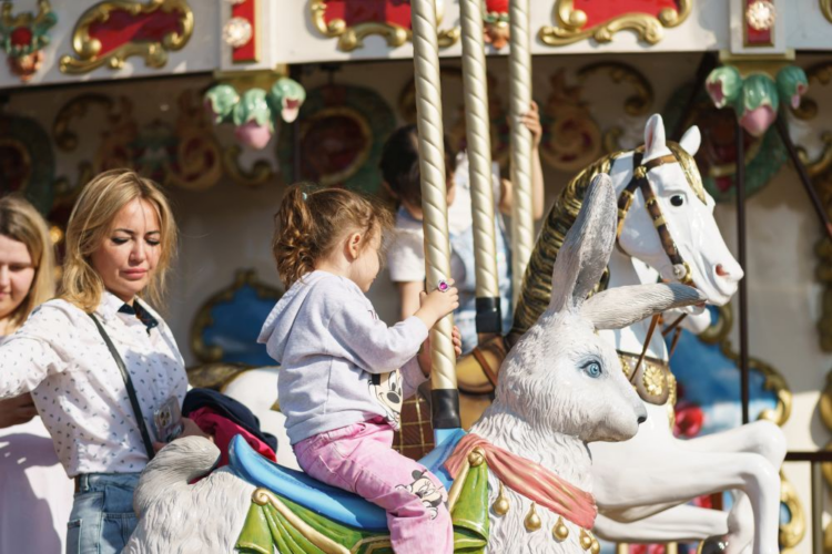 Festivals for the whole family: see a fairy tale parade, a fire show and go on quests