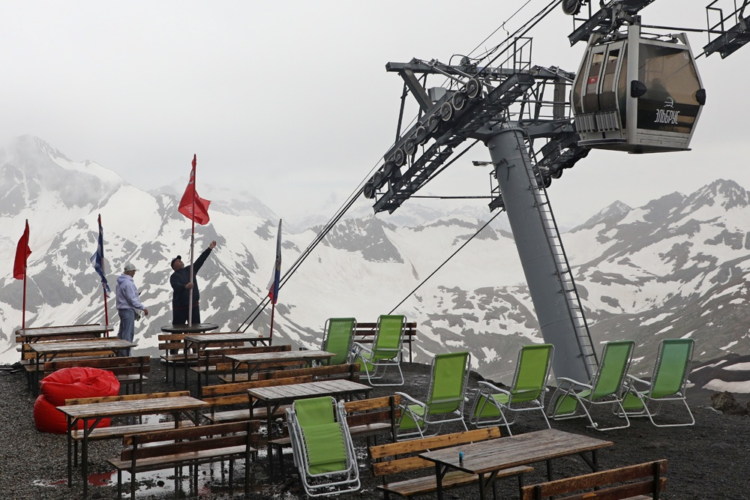 Cable car to Elbrus closed after three deaths